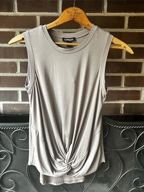 Express twist-front tank